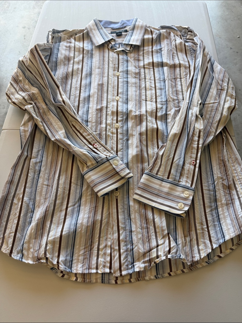 Men’s Metro Exchange striped shirt, Size L